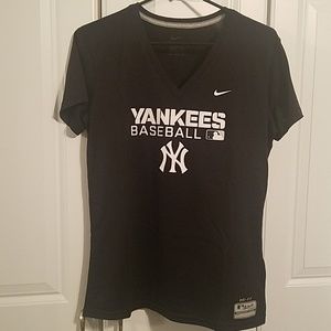 NWOT Black Nike Yankees Baseball Dri-Fit T-shirt